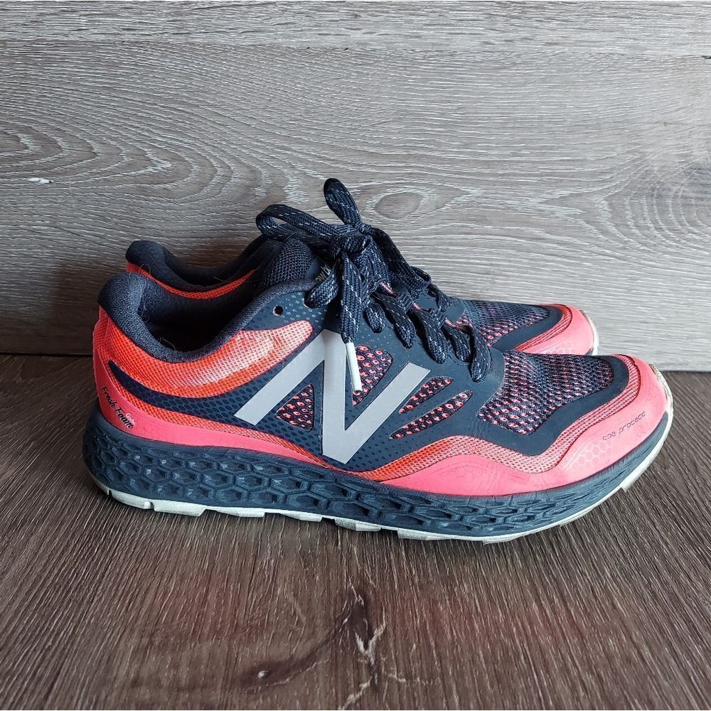 New Balance Women's Fresh Foam Gobi WTGOBIBB Trail Runner Guava/Black 6